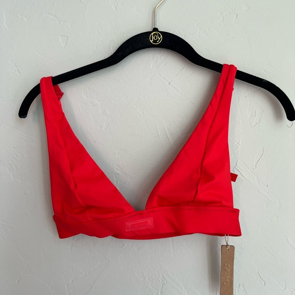 ❤️SKIMS SWIM PLUNGE BIKINI TOP IN RUBY XS L - Picture 5 of 6